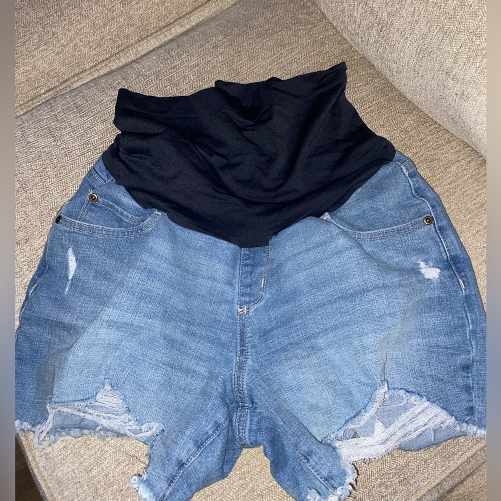 Maternity shorts